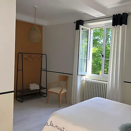 Nocleg ze śniadaniem La Parenthese 3*