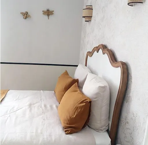 La Parenthese Bed & Breakfast Saubrigues